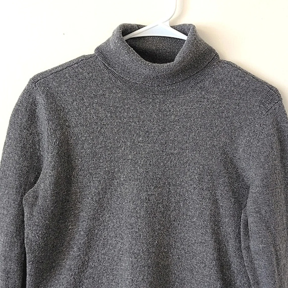 Express 100% Merino Wool Long Sleeve Turtleneck Sweater Women's Gray Size Large - Picture 3 of 8